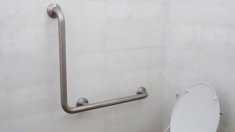 Why It’s Smart to Install a Grab Bar by Toilets