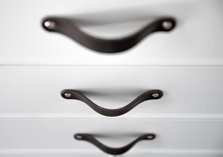 Hardware and Finishes option for Accessible Cabinetry