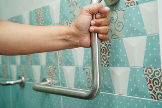 Havenside Assist Bar Installation project example 7 in a bathroom