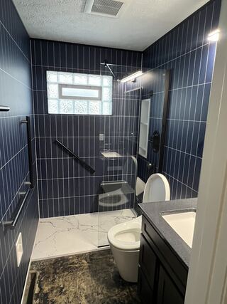 Havenside Bathroom Remodeling project example 8 in a bathroom