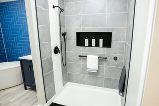 Havenside Bathroom Remodeling project example 3 in a bathroom