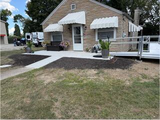 Havenside Concrete Walkway Installation and Repair project example 3 in an exterior and curb