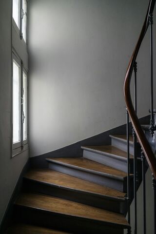 Havenside Indoor Steps and Stair Repair project example 1 in a stairs and hallways