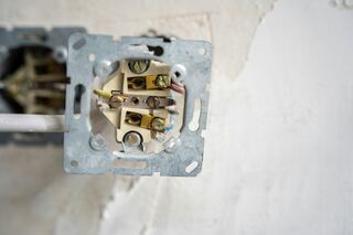Havenside Light Switch Repair and Replacement project example 3 in a living room