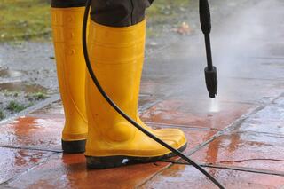Havenside Power Washing project example 2 in an exterior and curb